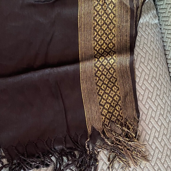 Scarf - Picture 4 of 5